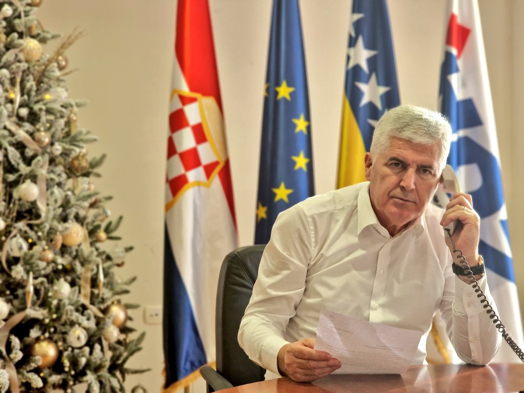 Telefonski razgovor s predsjednikom <a href="/stranka_dshv/">DSHV</a> o predstojećim izborima u Republici Srbiji. U ime HDZ-a BiH i osobno ime zaželio sam predsjedniku Žigmanovu i stranci uspjeh i ostvarenje potrebne institucionalne zastupljenosti hrvatskoga naroda. <a href="/tomezig/">Tomislav</a>