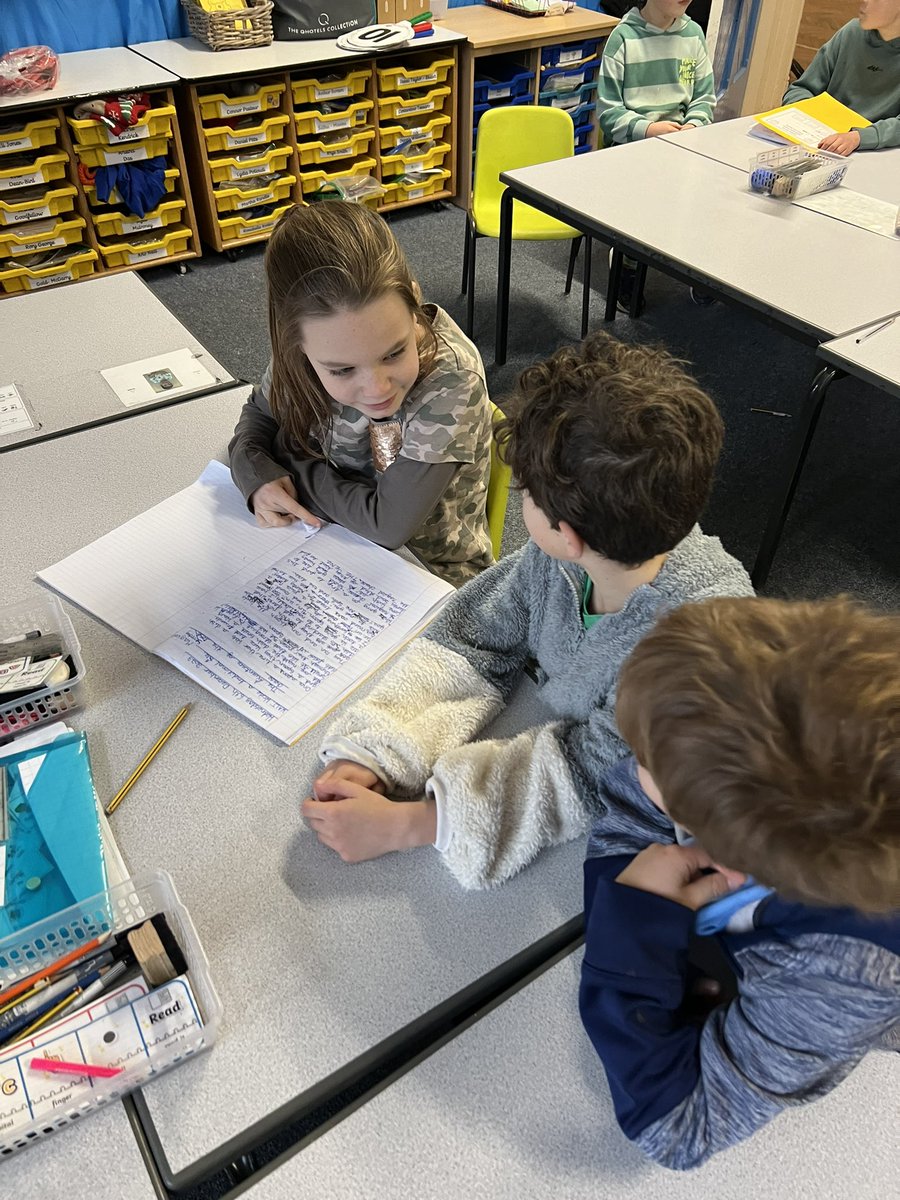 ClaphamTerrace1's tweet photo. What a lovely collaborative session for Year 2 and Year 6 this afternoon - sharing our fairytales! #Fairytaleweek #fairytales #Reading https://t.co/QmpZDIKoJy