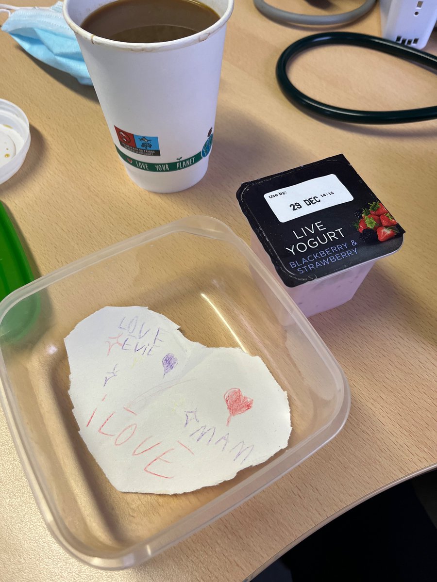 amymorgangp's tweet photo. Eldest highly secretive when arranging lunchboxes this morning. https://t.co/gnvljpLHME