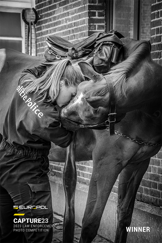 federalepolitie's tweet photo. We zijn fier om aan te kondigen dat onze collega Caroline Cange van de directie van de openbare veiligheid bij de winnaars zit van de fotowedstrijd van Europol. Haar foto zal 2024 inluiden als maand januari van de Europol kalender. Bravo Caroline! - https://t.co/Q3U4fOPIbt https://t.co/V2OH3FJT0D