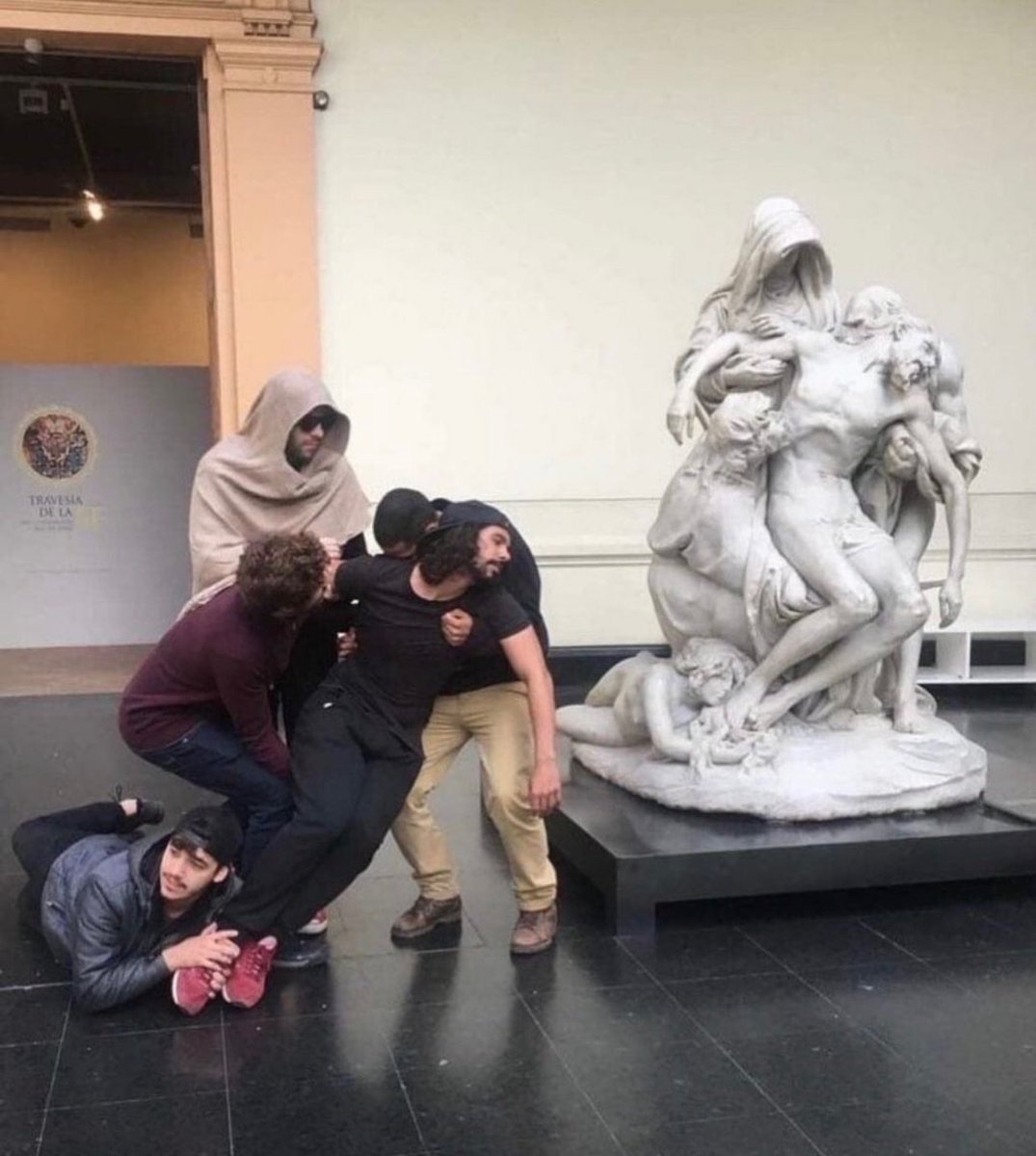 NoContextHumans's tweet image. 