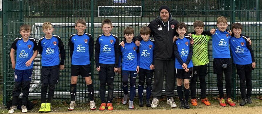 KennettFc's tweet photo. ⚽️Match day Saturday🔵
U8 away v @HaverhillRovers
U10 away v @TrumpingtonFC
U11 Away v @BottishamFc
U12 Away v @HaverhillRovers
U13 Away v @WitchfordColts 🏆
U14 Home v @miltonfc_
U15 Away v @RoystonTownFC
#teamkennett🔵⚫️⚽️🏟 https://t.co/UfQuYotu0P