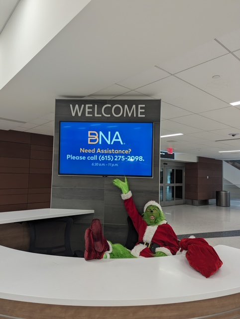 Oh Mr. Grinch… you’re not that mean after all! Holiday fun 🎄in BNA as our very own supervisor Morgan dresses up to spread holiday cheer to our customers ❤️@Jmass29Massey @jacquikey @UGESocial