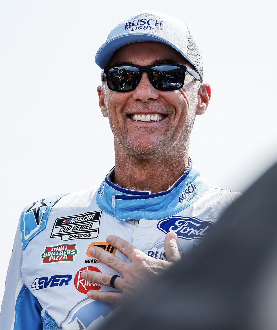 HaasFactoryTeam's tweet image. Happy birthday, @KevinHarvick!