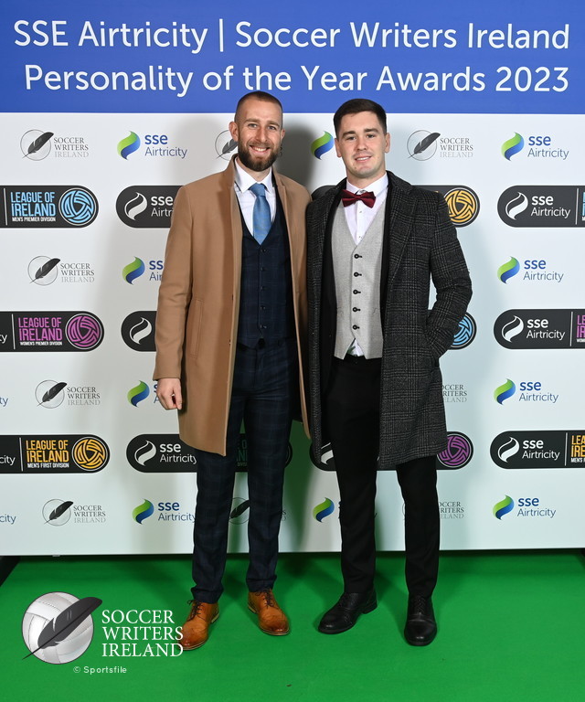 SoccerWritersIr's tweet photo. Goalkeepers union! ๐งค
@shelsfc Conor Kearns and @derrycityfc's Brian Maher arrive at our awards this afternoon!
#SWIAwards https://t.co/gDxuNJIzv3