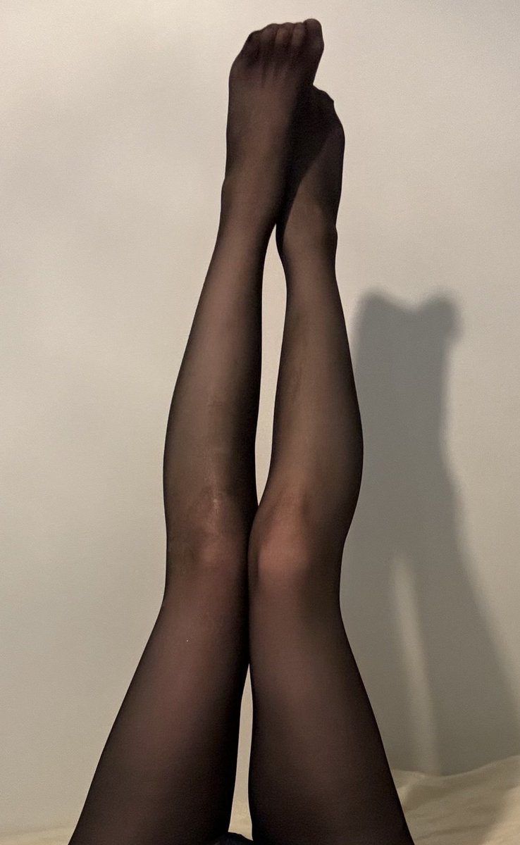 段々濃くなってゆくパンスト🖤 