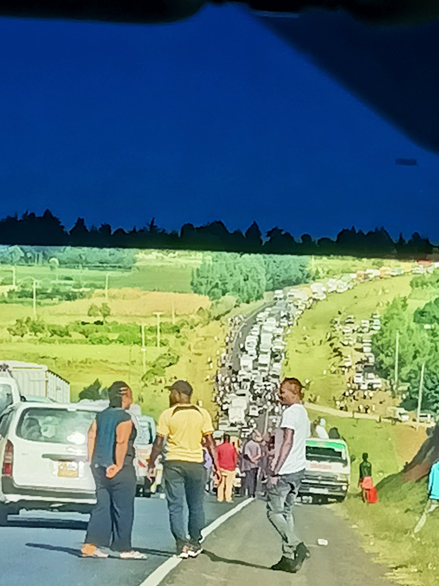 Residents have blocked Eldoret Nakuru Road to get government help in retrieving bodies of children who drowned in a dam at Mutharu
<a href="/KeNHAKenya/">Kenya National Highways Authority (KeNHA)</a> <a href="/NPSOfficial_KE/">National Police Service-Kenya</a> <a href="/Ma3Route/">Ma3Route</a>