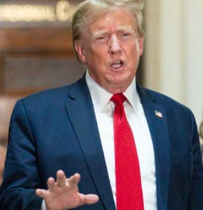 rtravers88's tweet photo. America's Dictator being brought back by the pro-authoritarian majority? Felon in White House a historic first? https://t.co/N97PihKTNC