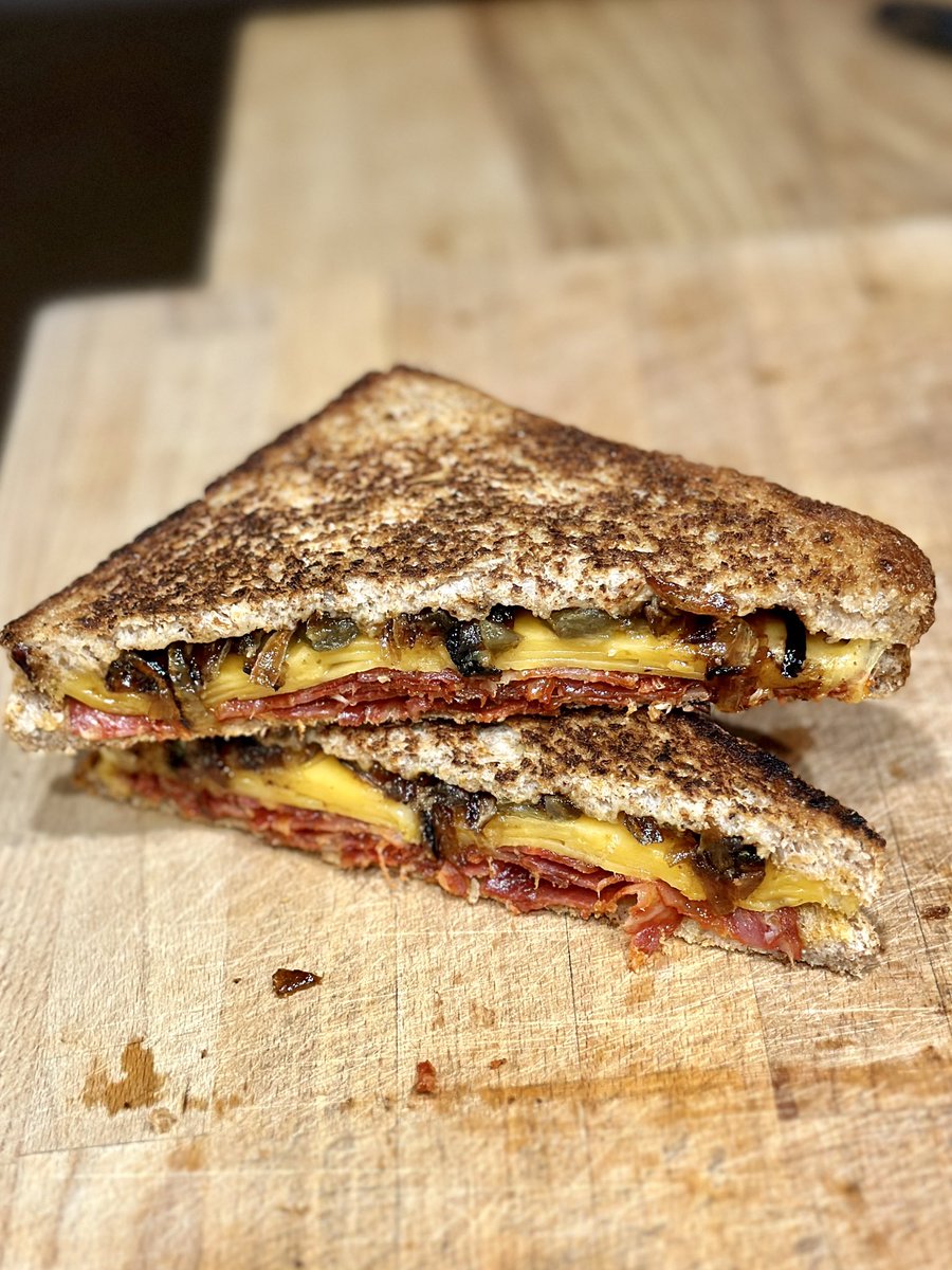 CzechPlease's tweet photo. Brewsta’s burn-it-all-down grilled cheese sandwich, fried up at home: Spicy chorizo, chopped jalapeños, hot kremžská mustard, balsamic-reduction onions, spicy pumpkin chutney and sharp cheddar. Hot stuff, very good 😋#czechplease https://t.co/IpFu49chqC