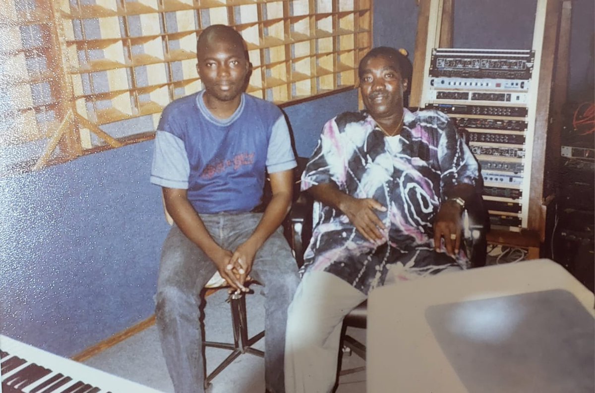 10a08ebea8a34ac's tweet photo. Souvenirs studio grenier 1996 avec mon boss Tonde Alidou et seidou merci boss pour les photos la route est longue que allah facilite https://t.co/iborD6iG71