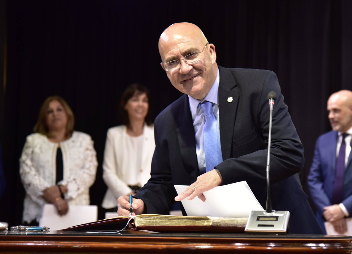 LDacharry's tweet image. Finalizó mi gestión como secretario General y de Servicios Públicos de la Provincia del Neuquén. 
Agradezco al gobernador  @OmarGutierrezOk por su confianza y a los equipos de trabajo que me acompañaron desde las distintas áreas. 

¡Infinitas gracias, les envío un fuerte abrazo!