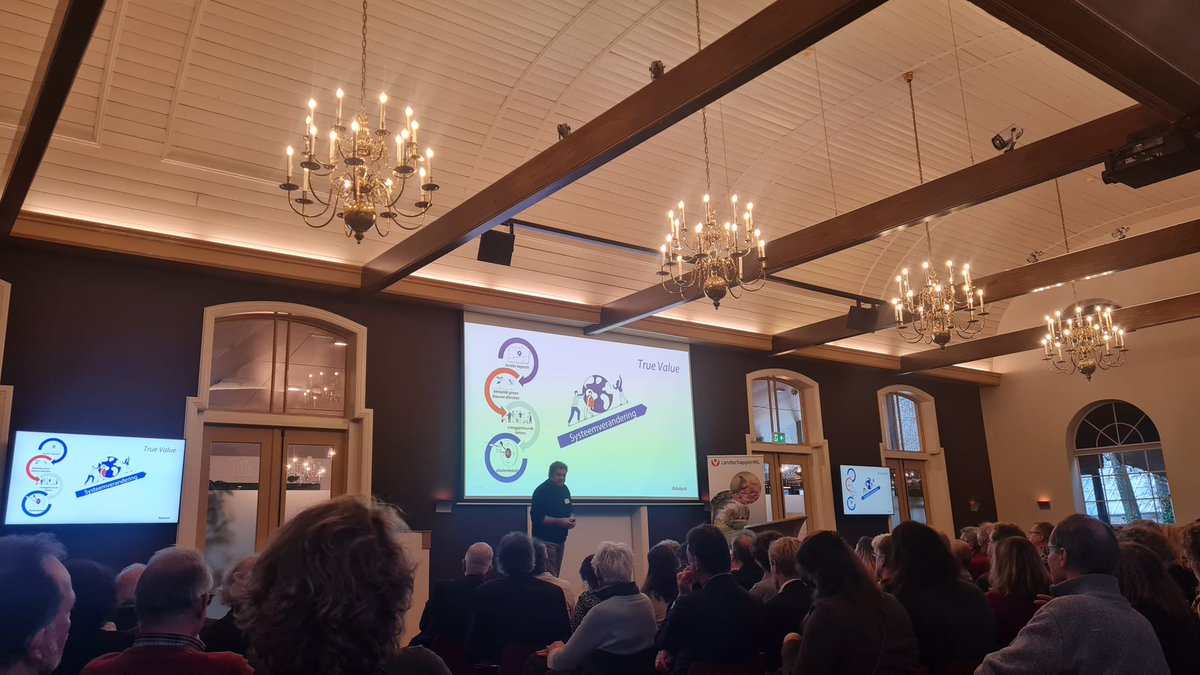 Wil je een volhoudbare landbouw hebben, dan moet je produceren binnen je milieugebruiksruimte. Ook #natuur n #landschap hoort daarbij. De landbouw van 2040 is gebaseerd op True Value > betekent dat niet duurzaam duurder is dan duurzaam. Voor alle schakels inde keten. <a href="/AlexDatema/">Alex Datema</a>