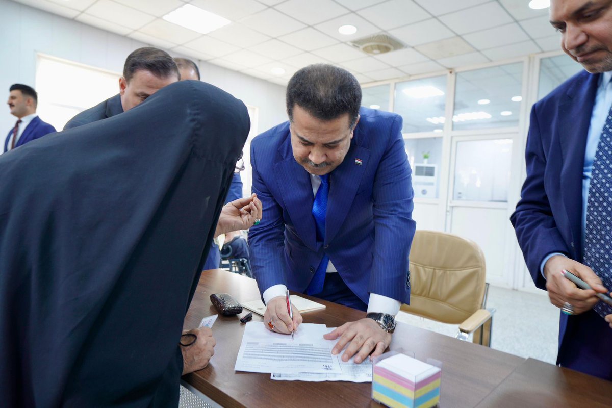 المماطلة انهكتنا و اتعبتنا و أخذت منا الكثير و كتابنا لا يحتاج إلى وقت كثير هل يعقل ذلك يا دولة الرئيس الكتاب متأخر دون أي اجراء لدى وزارة الدفاع نطلب منك التدخل الفوري لذلك حتى يتم حسم مباشرتهم

#حسم_مباشره_فاحصين500