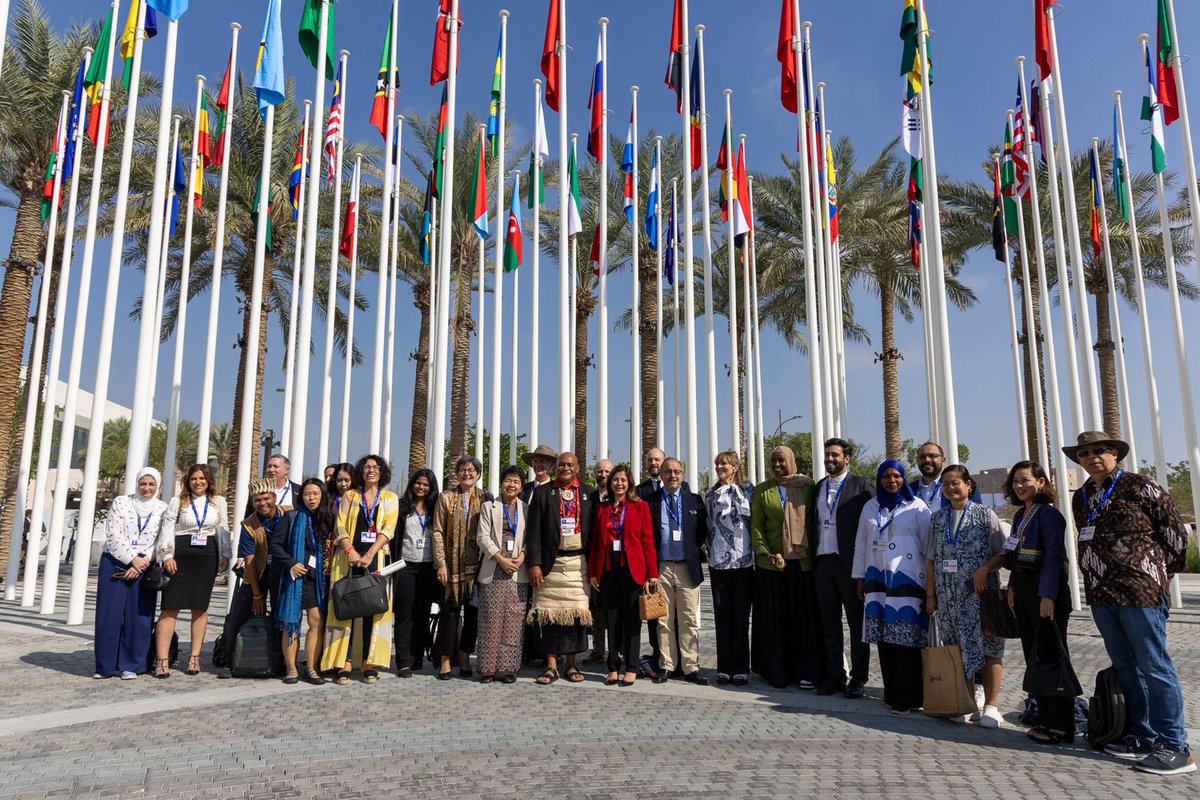 Moments before history is being made!  A lovely group picture to commemorate the ministerial addressing culture based climate action! 
#Cop28Dubai 
#cultureatcop28 
#COP28UAE