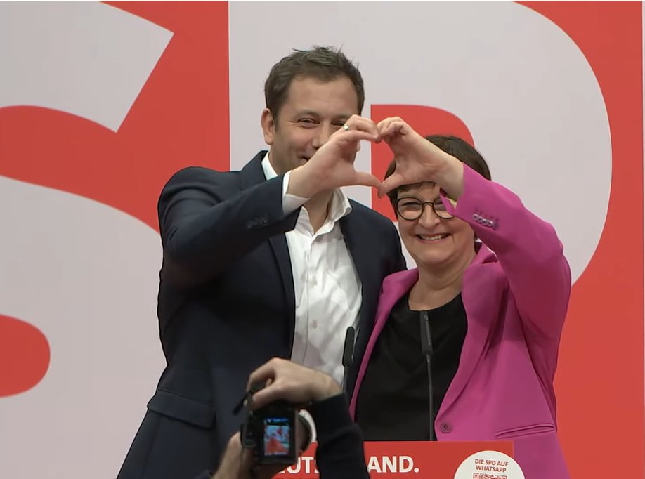 Congratulations to @EskenSaskia and @larsklingbeil on their re-election as Presidents of @spdde. Let's keep our common work for a stronger, more social Europe! #SPDbpt23