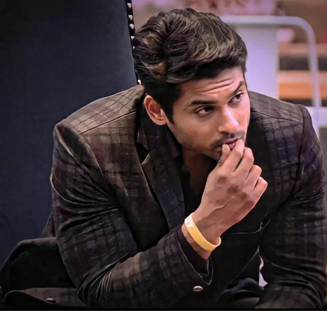 JhumeTahamina's tweet photo. Sometimes Common sense seems like punnishment...
Cause you have to deal with the ppl who don't have it...

Baba kya sahi line bola hai aapne...
#SidharthShukla #SidHearts @sidharth_shukla https://t.co/STNNnNBlh5