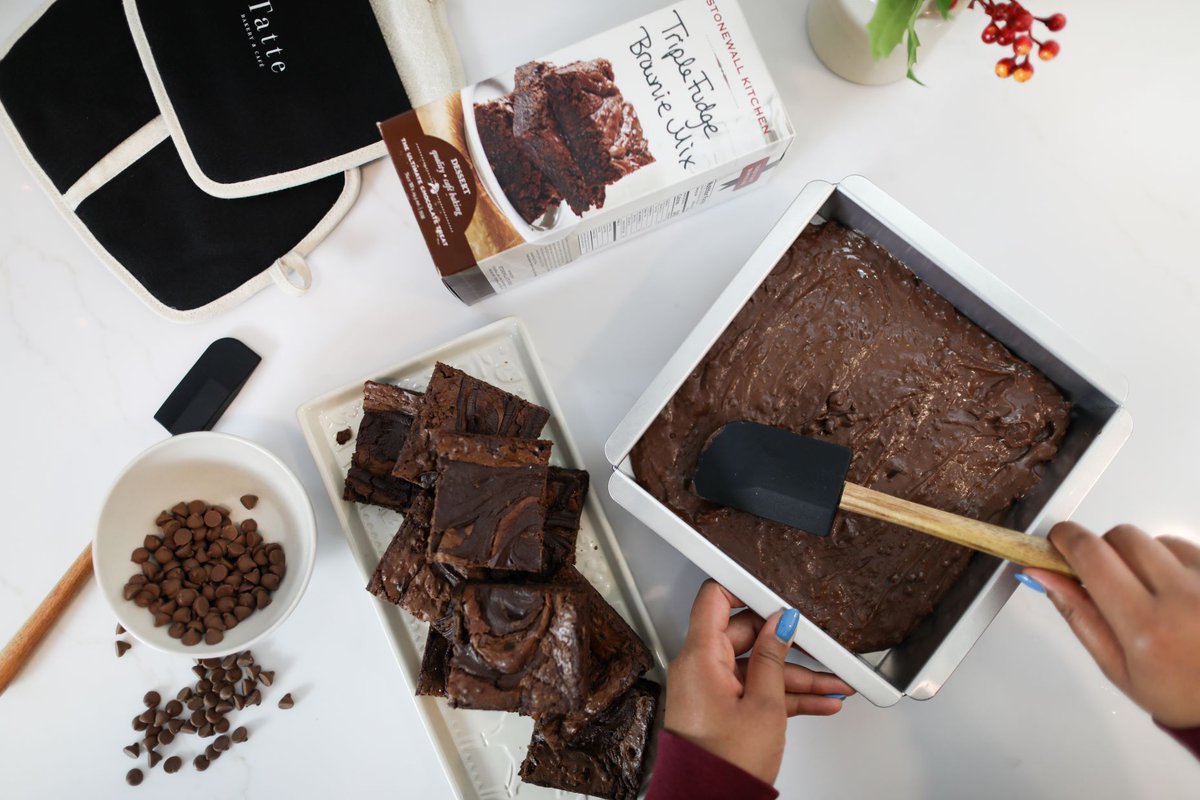 SourcepointKC's tweet image. As if we needed a reason to eat brownies?! #NationalBrownieDay #YummyGoodness #GiveMeAllTheBrownies #Sourcepoint