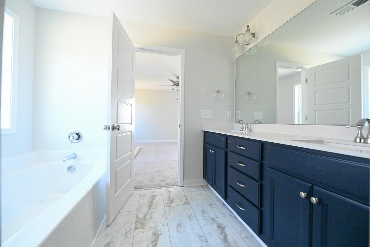 jsjbuilders's tweet image. Step inside this majestic two-story home in Angier, a true masterpiece of design and functionality! Visit our website to explore more about this stunning property and imagine the endless possibilities! jsjbuildersnc.com/New-Home-For-S…

#JSJBuilders #AngierNC #Whetstone