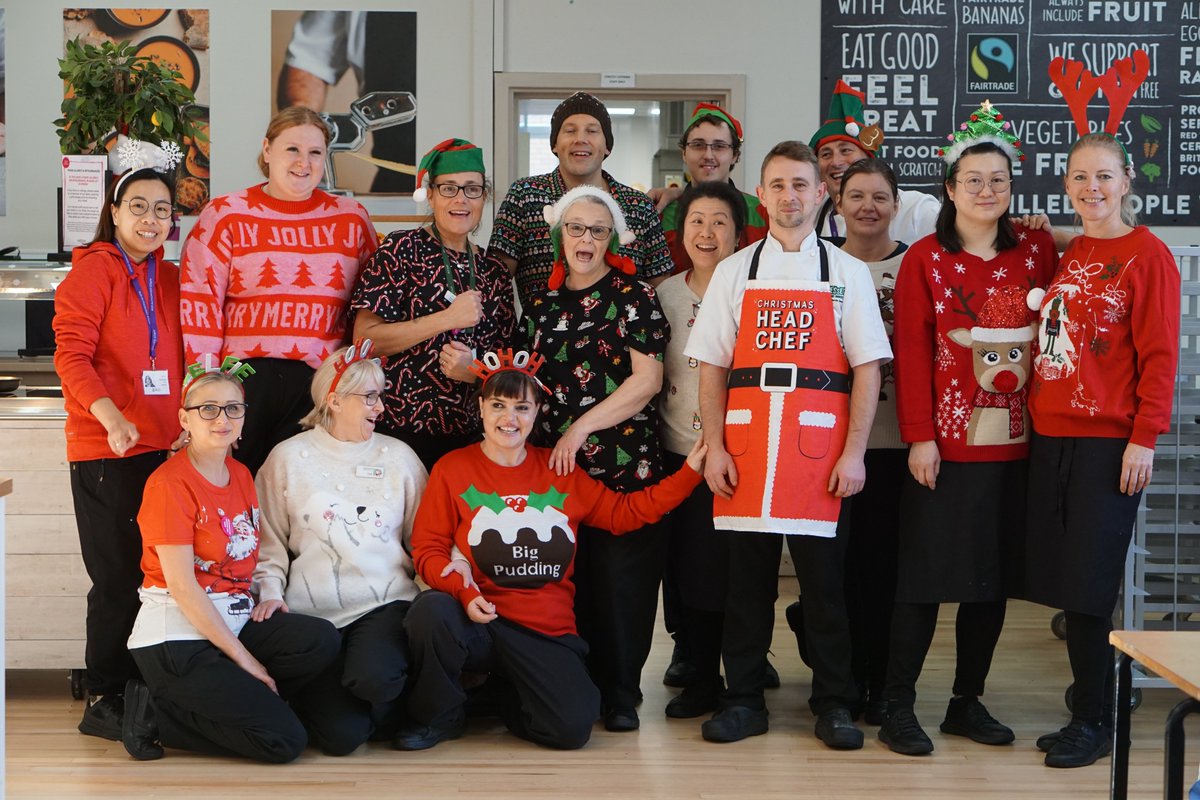 #RGSHoHoHo 1,100 individual Christmas lunches served in just 80 minutes, each one with a huge smile, from our magical catering superheroes. Just turkey-ly incredible <a href="/HolroydHowe/">Holroyd Howe</a>.