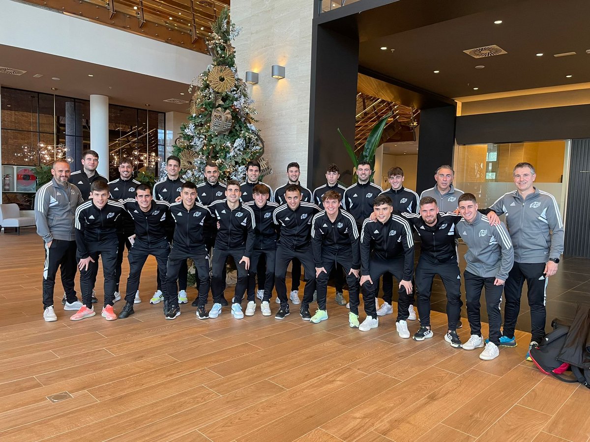 🏆🇪🇸 Copa de Las Regiones UEFA 1ªFase   

❤️🤍💚💛 Ya estamos en tierras valencianas. Cómo en casa 😉‼️

#SomosLaRiojaSenior⚽
#CrecemosJuntos
#CopaRegionesUEFA