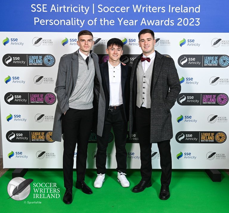 SoccerWritersIr's tweet photo. @shelsfc meets @DundalkFC meets @derrycityfc.
Weโre bringing rivals together at the @sseairtricity / Soccer Writers Ireland awards today ๐
#SWIAwards https://t.co/KaS1gNm3Iq