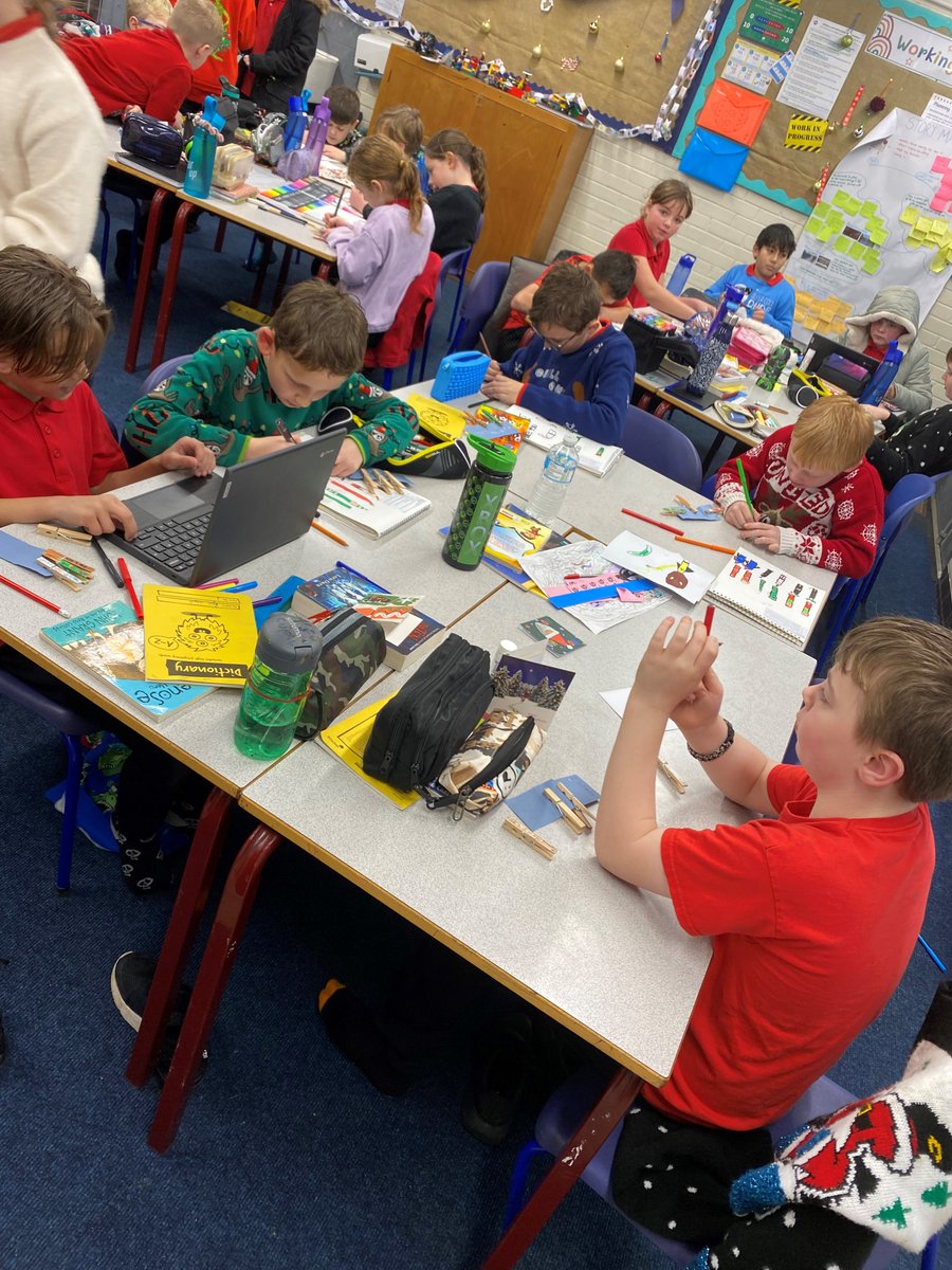 YsgolFrongoch's tweet image. Blwyddyn 5 have been busy this week designing and creating their craft work for their Christmas fayre. Da iawn Blwyddyn 5! #christmascraft #designandcreate