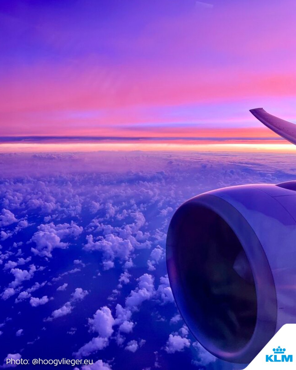 Today the skies hold an extra touch of purple 💜✈️ 

#KLM #PurpleFriday