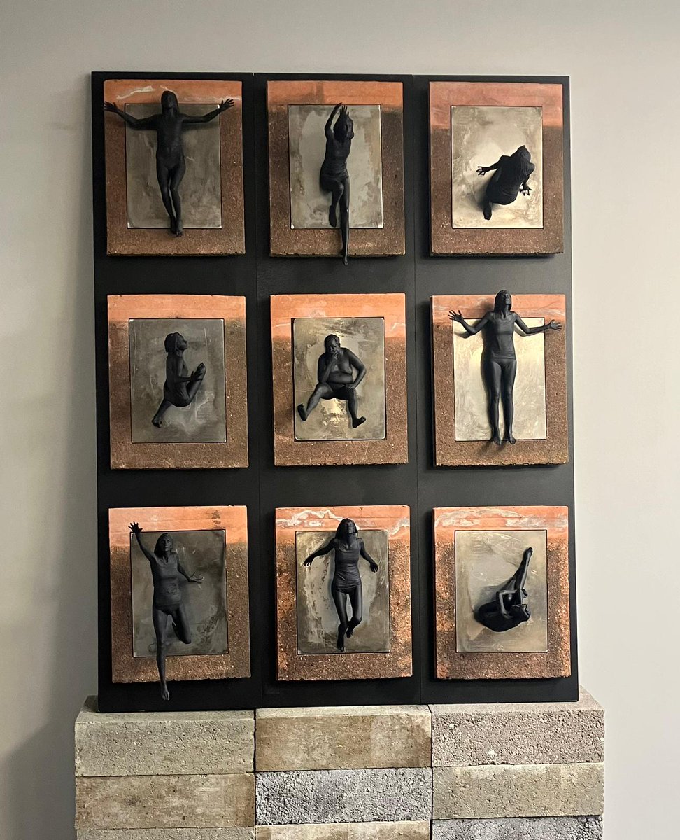 JohnnyVegasReal's tweet image. The @joc_ceramics_gallery link is for insta. Feel free to click on and see more images of the prints, paintings, ceramics, 3d print and found object sculptures there available for your discerning consideration 😊