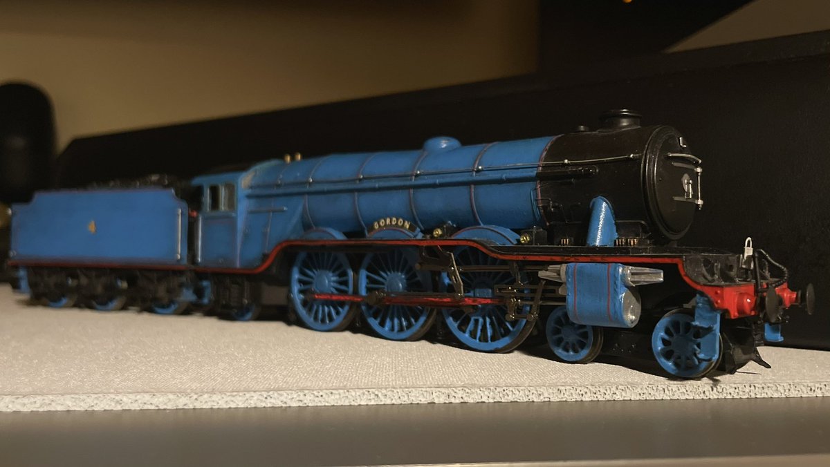 Still trying to make these brass coaches look to the same level as my other coaches- they’re still too light though, definitely weathering needs to be done

-

and here’s gordon- just cause he looked nice :) 
also round buffers are back