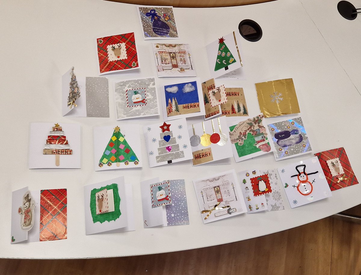 LancsLibraries's tweet image. 🎄Thank you so much to @LancsLearning and our customers for making these wonderful Cards For Kindness at #IngolLibrary
#CardsForKindness