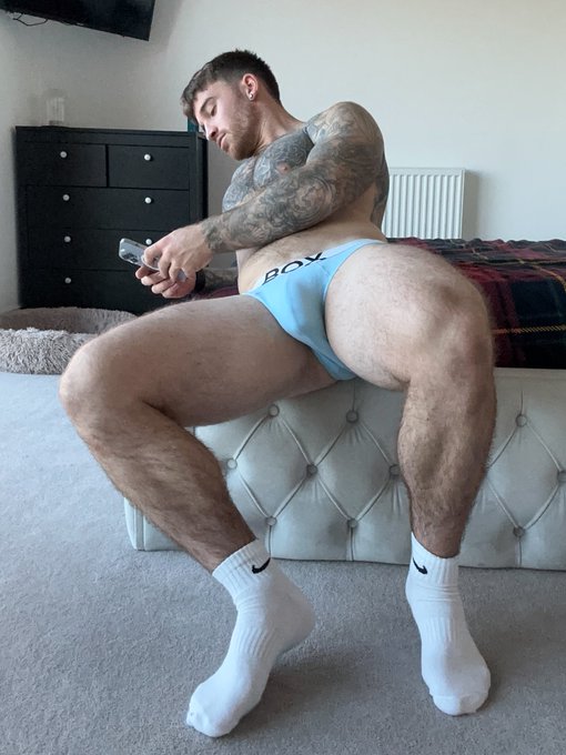 Promo expires in under 24 hours 👀😲 https://t.co/ij5aXkqihJ https://t.co/QnnnNxcM5U