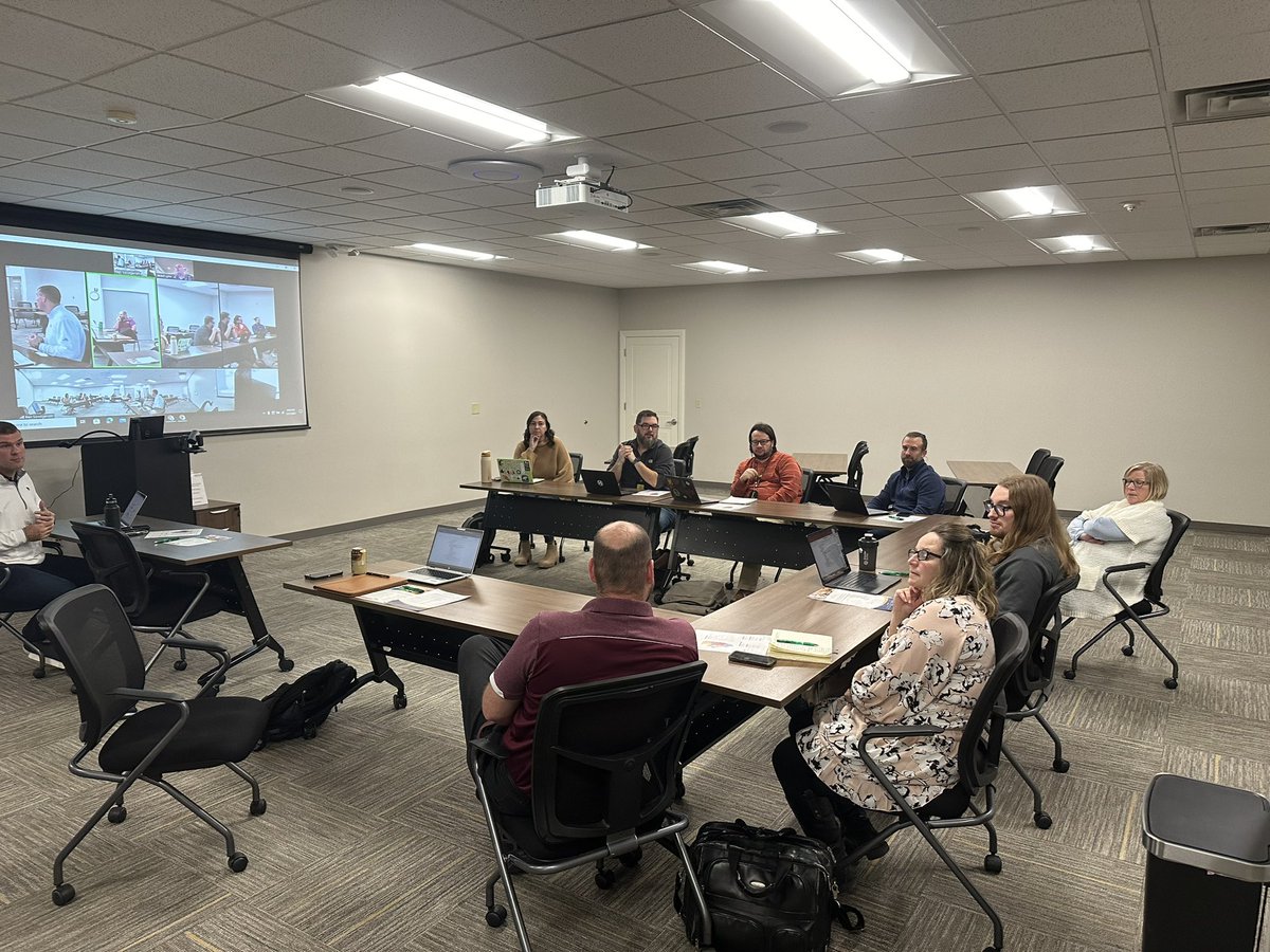 rhawki9_edu's tweet photo. Yesterday we had @Mr_Sondgeroth lead our McHenry County Tech Roundtable! #McTech It was awesome collaborating, sharing and learning from our Tech leaders! Another thanks to @ipevo ….the totem is an awesome tool for those who can’t attend in person! #ROE44 #Tech @ltcillinois https://t.co/WMn9lnLY7R