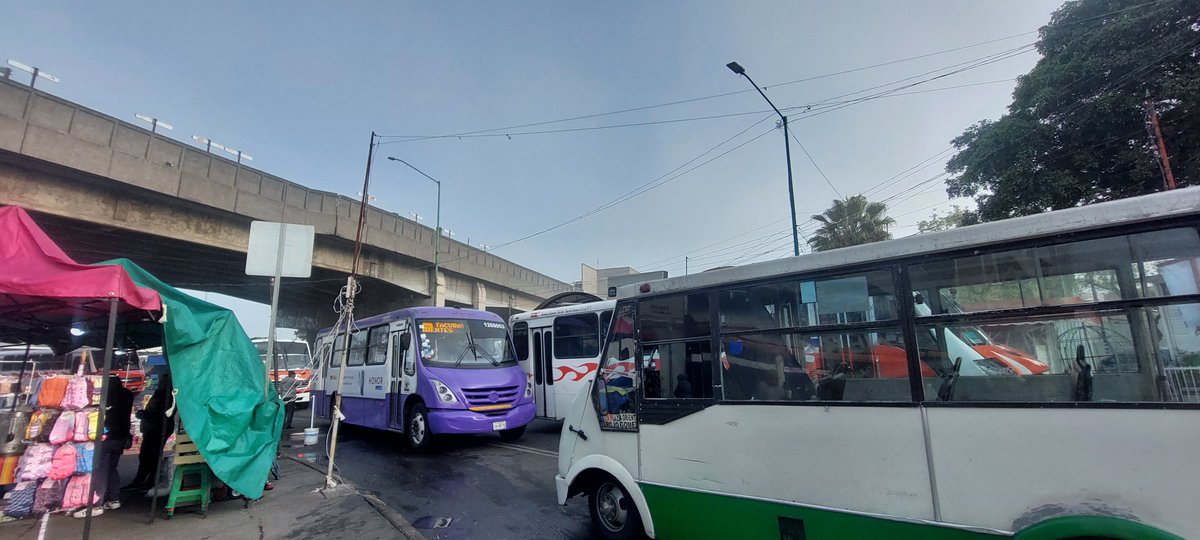 Dubbadeelike's tweet photo. Si pueden no vayan a trabajar 😐
Accidente de trailers en #pantitlan https://t.co/eytTqgAkA5