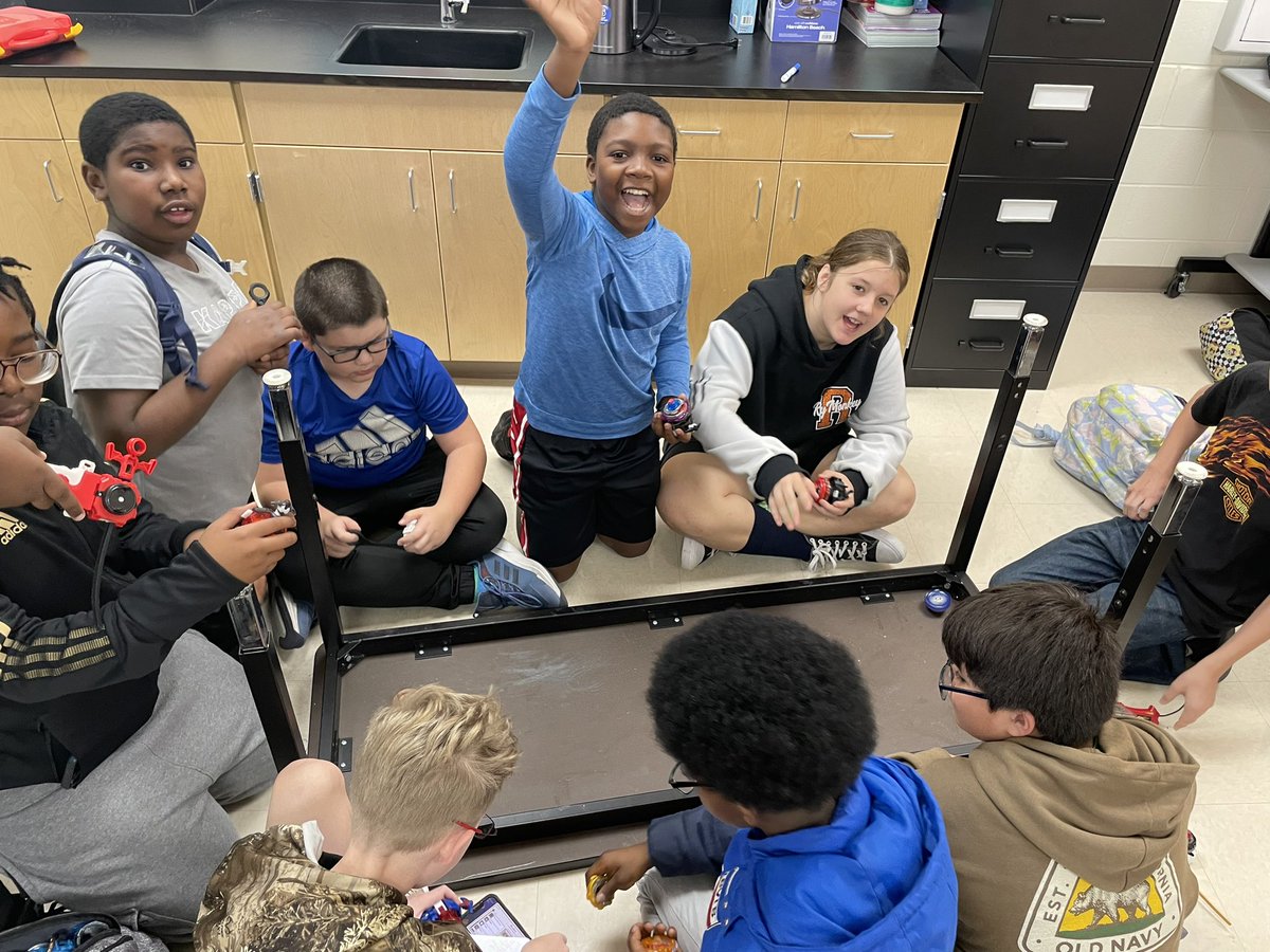 Mrs_Logan99's tweet photo. Feel so blessed to get to hang out with these kiddos in the morning 🫶🏻 Hearing their laughter brings brings my heart joy.  #Beyblade #beybladeclub #NISDStraus #teamstraus https://t.co/QyirA1gQqP