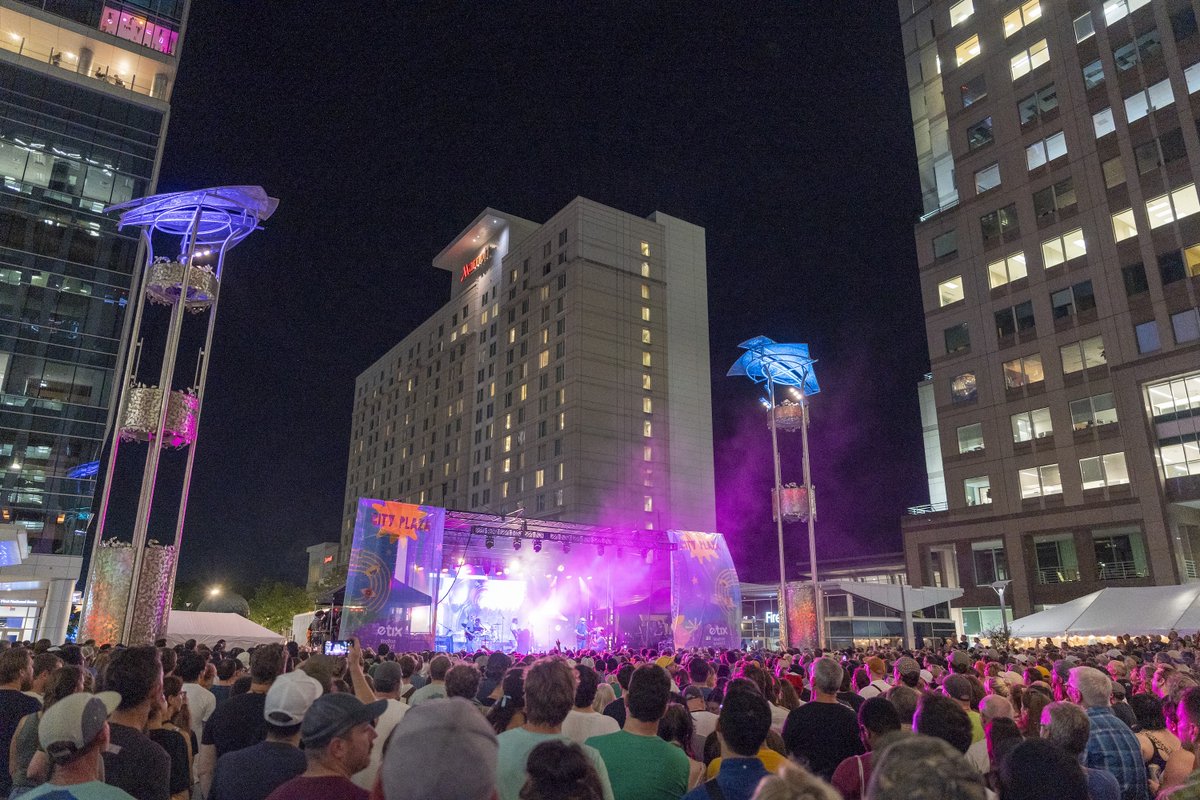 📢 Early Bird Passes for 2024 are on sale NOW! Get ‘em while you can! These prices are limited and won’t last forever! Hit our website to buy passes and get more info: hopscotchmusicfest.com 📷: Bryan Regan