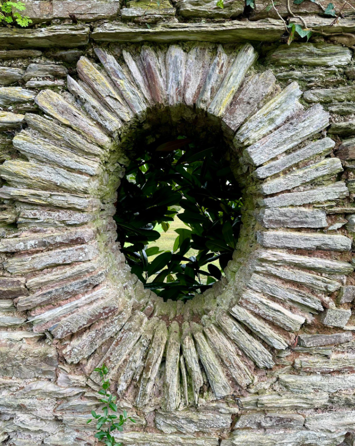 HestercombeGdns's tweet photo. With the flowers and leaves gone for another year it's easier to enjoy some of the hidden features of a garden.
Appreciate every day and every season, they all bring their own little pieces of happiness.
#hestercombegardens #hestercombe #mindfulness #restoration https://t.co/LfVRDvcefC