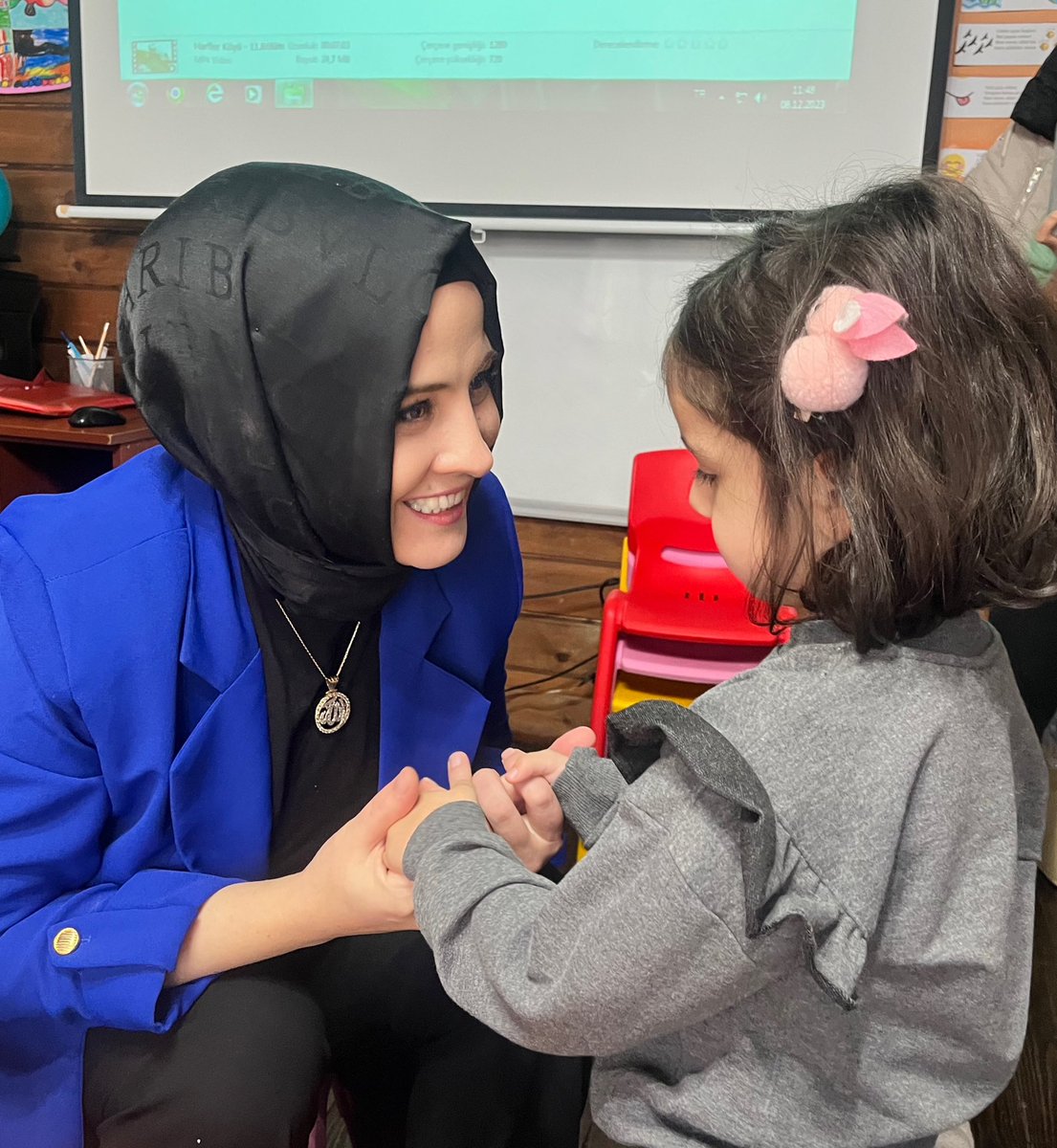 Rabia_BayKeser's tweet photo. Canik belediyemizin açmış olduğu Zübeyde hanım konağını ziyaret ederek ,kursiyerlerimizle bir araya geldik.Nazik hediyeleri için kendilerine çok teşekkür ediyorum 🤗@ElifYesimAraz1 @munirayvaci https://t.co/XDMcWIpBy3