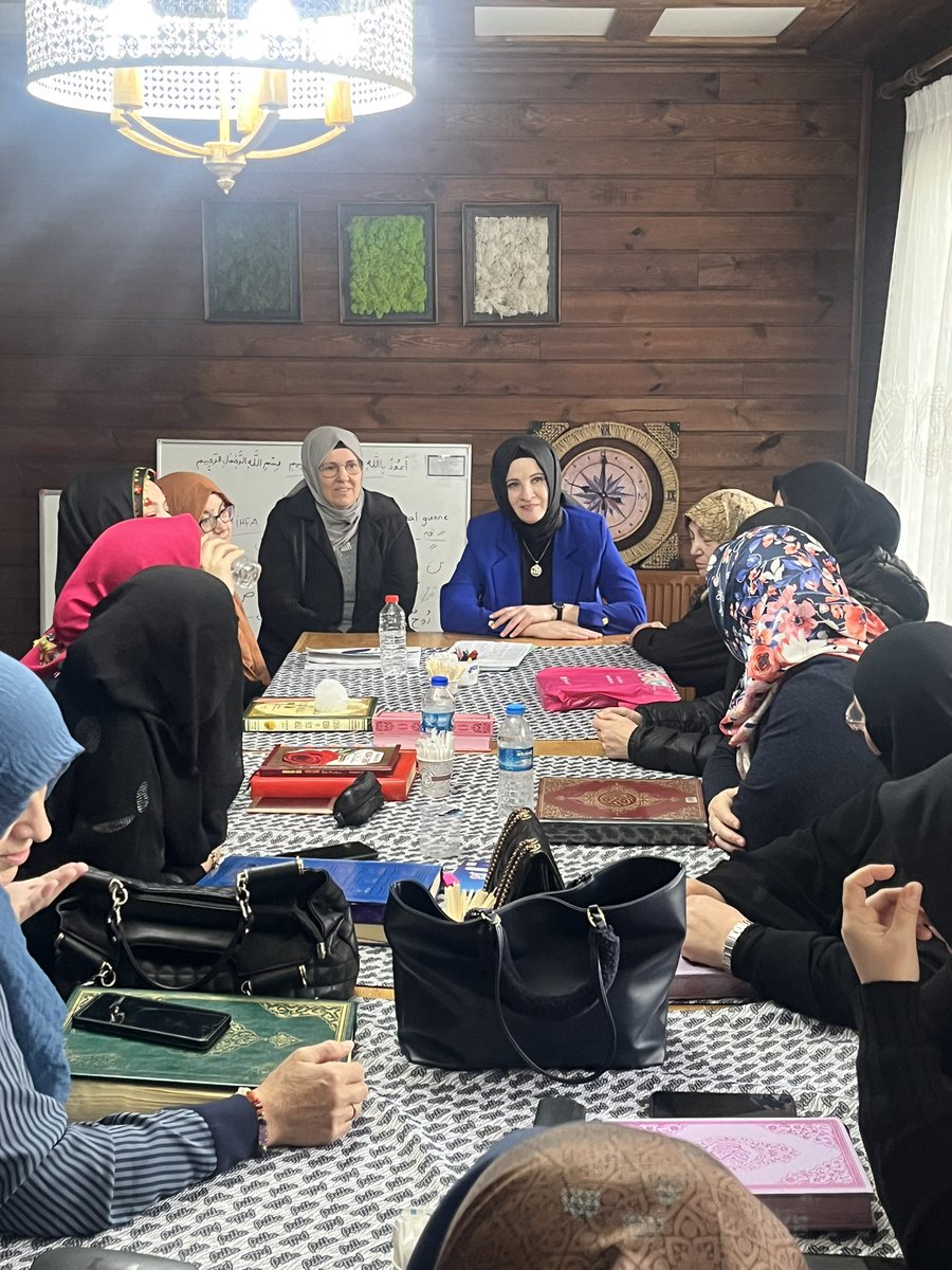 Rabia_BayKeser's tweet photo. Canik belediyemizin açmış olduğu Zübeyde hanım konağını ziyaret ederek ,kursiyerlerimizle bir araya geldik.Nazik hediyeleri için kendilerine çok teşekkür ediyorum 🤗@ElifYesimAraz1 @munirayvaci https://t.co/XDMcWIpBy3