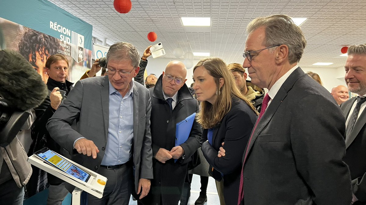 La ministre <a href="/CGrandjean_/">Carole Grandjean</a> en déplacement à @VilleLaCiotat visite de la filière hôtelière du Lycée de La Méditerranée, visite  du chantier naval et du futur atelier pour les nouveaux élèves de la section de formation
➡️Semaine des lycées professionnels