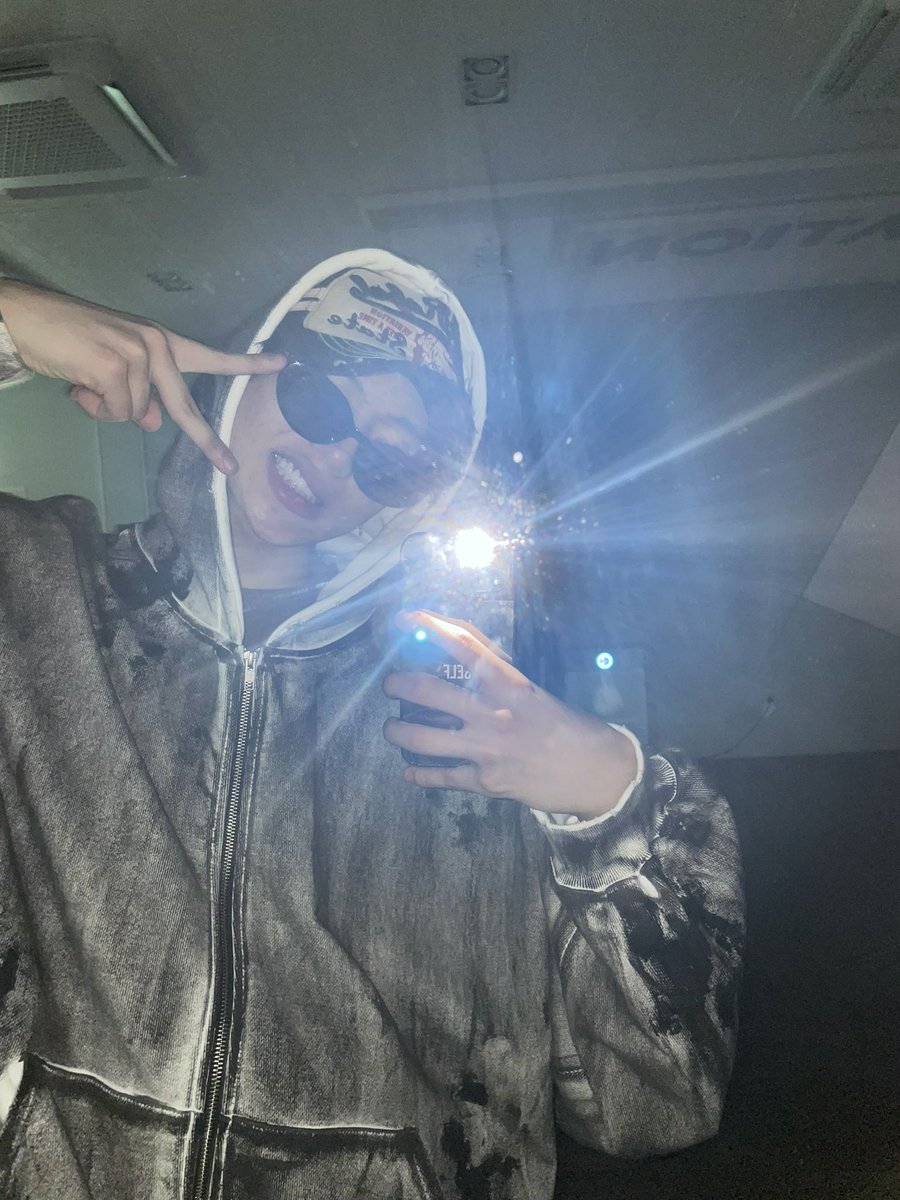TNX_twt's tweet photo. 불금🔥 뜨겁구만~~

#천준혁 #JUNHYEOK https://t.co/IvnGSJWo6S