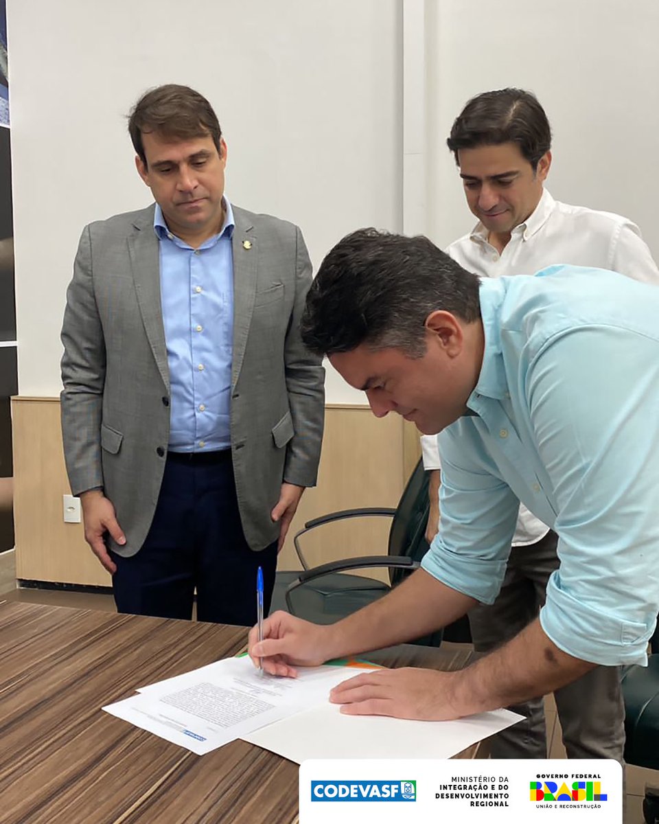 codevasf's tweet image. Codevasf e SDE do Ceará assinaram Protocolo de Intenções para ações em projetos irrigados. Objetivo: promover o desenvolvimento regional com segurança hídrica e infraestrutura.
#Codevasf