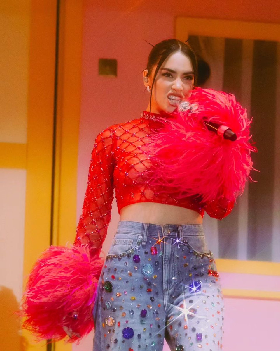 laliofupdates's tweet photo. 📲 | Lali anoche estuvo presente en el show de Miranda en Ferro cantando “Yo te Dire” 🔥💖 @lalioficial 

Ph: @juligarciafotografia https://t.co/93DZU72Hat
