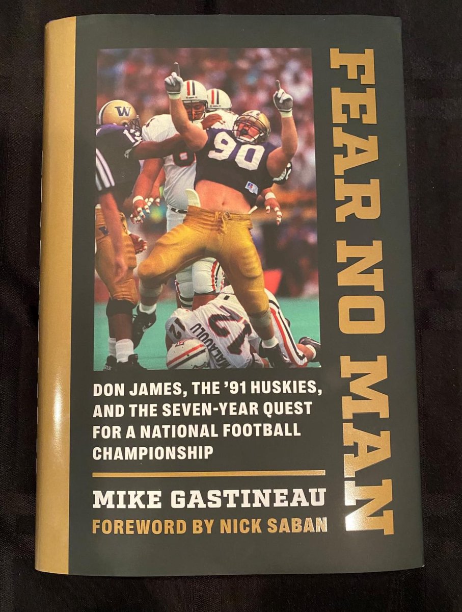 Hey @UW_Football fans: My book Fear No Man about the 1991 unbeaten UW football team was a 2022 Washington State Book Award Finalist. Perfect book (or gift) for fans getting ready to fly to New Orleans. Relive the magic season. Get it @ubookstoresea or wherever you buy books.