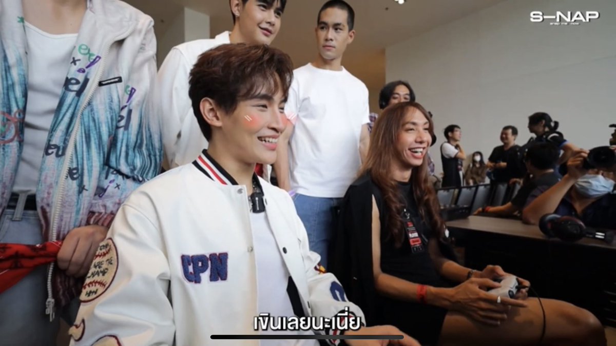 memeann4's tweet photo. 💫 เขินเลยนะเนี่ย 💫

น่ารักชะมัดเลยฮ้าบบบบบ ☺️🤍
#OhmThitiwat #โอห์มไง 
#SnapEP11 #SnapProject https://t.co/qS9DlKO9Lo