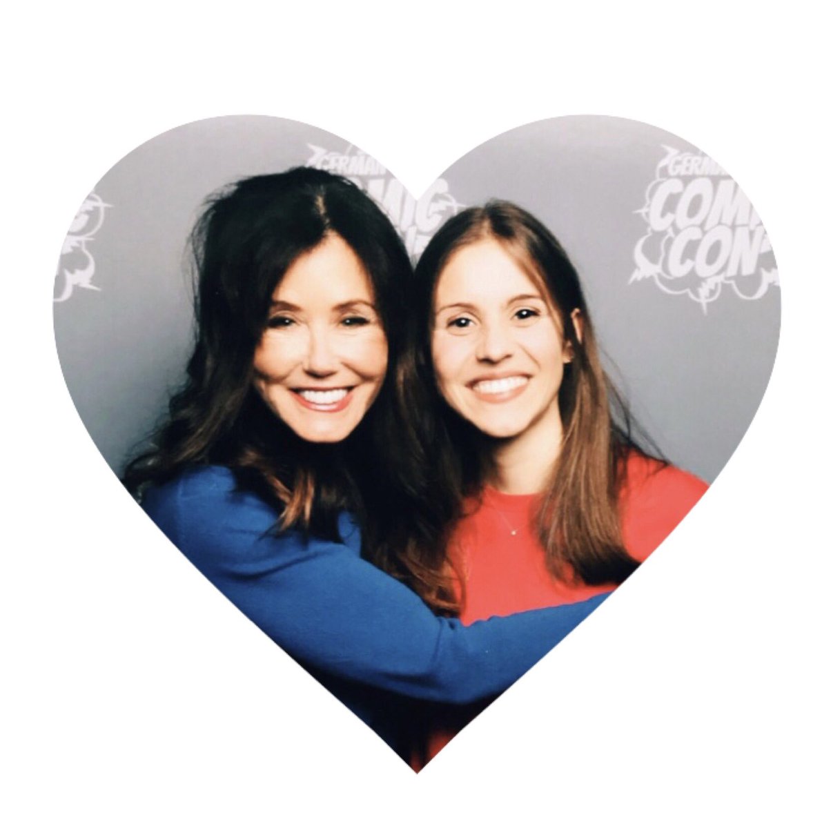 mo_o_restreep's tweet photo. It’s been 4 years. Time really flies! One of the best days I’ve ever had 🥰 @MaryMcDonnell10 @GermanComicCon @AnniFangirl https://t.co/mygW0QqYMP