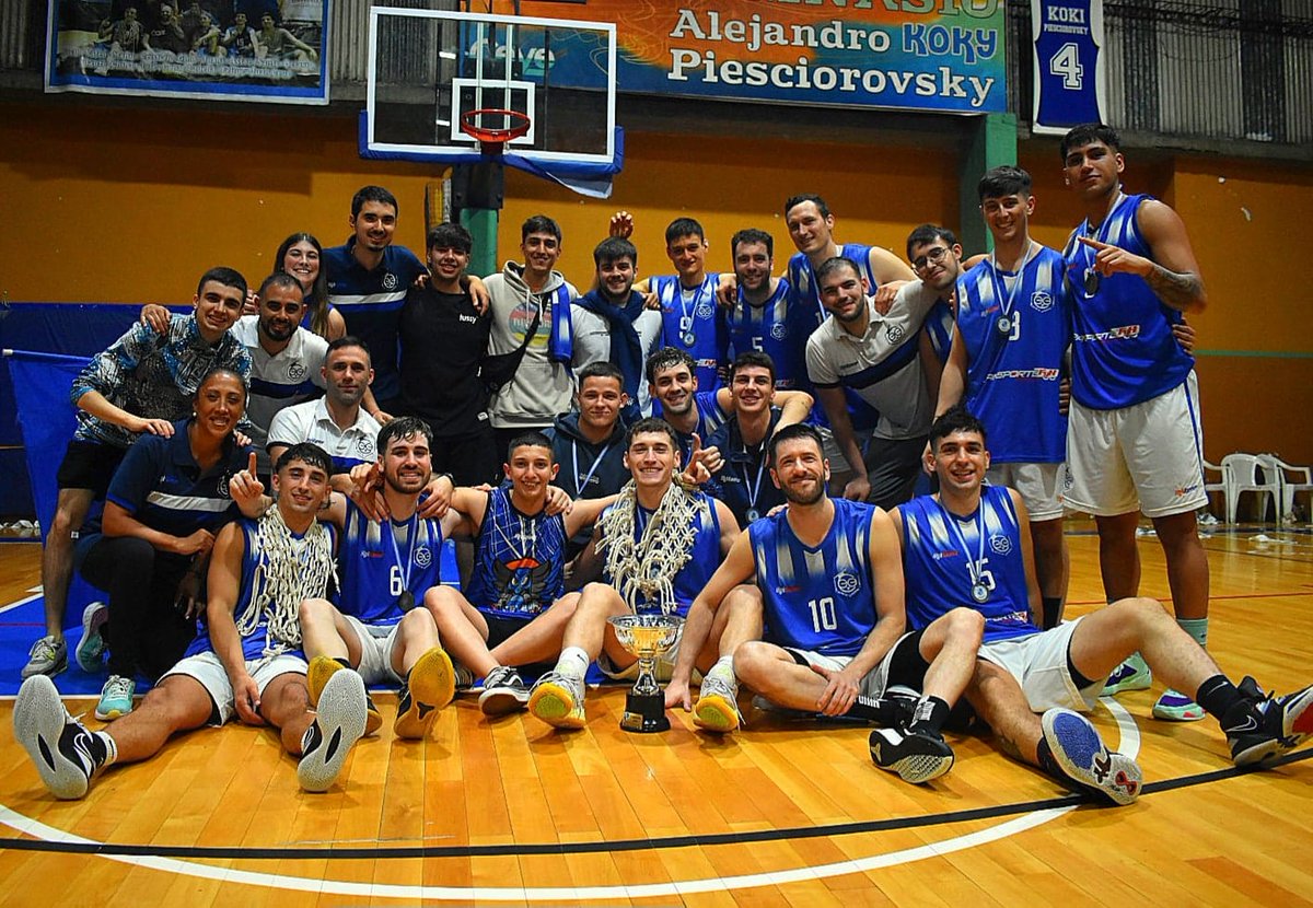 "Acepten la injusticia, traguen el veneno; que todo se equilibra al final"
<a href="/OficialCeye/">CEyE</a> 🦉🏆💙