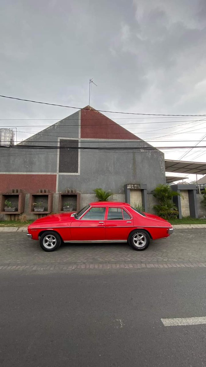 Suka Mobil Tua tweet media