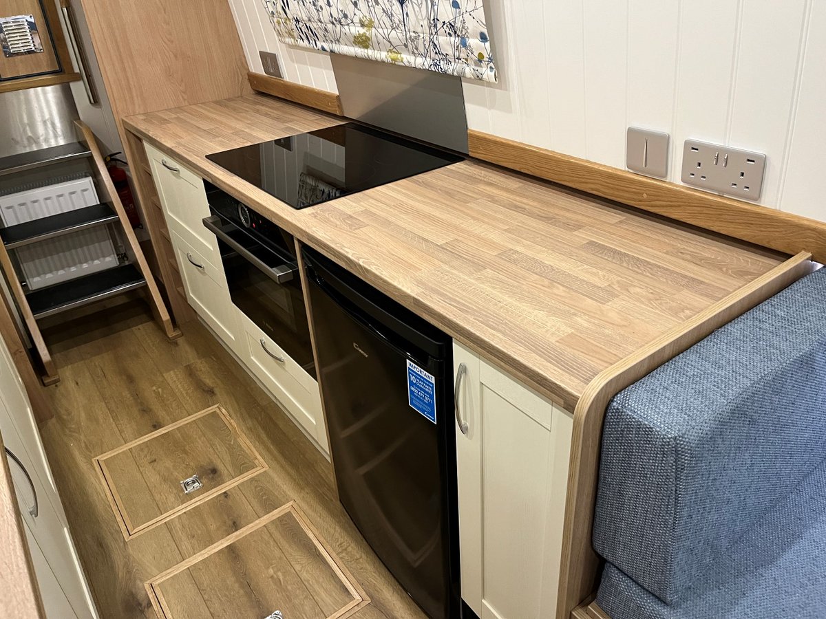 ortomarine's tweet photo. With the name ‘Felicity’, it’s clear to see that the new owners are certainly looking for ‘The Good Life’! 🥰
As always, let us know your thoughts!
#boatswithtech #parallelhybrid #narrowboats #canal #interior #boatinterior #narrowboatlife #interiordesign #lifeonthewater https://t.co/jycnwIFqHM