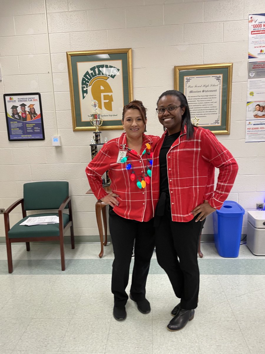 ⁦@PineForest28311⁩ leaders serving in style!!!!