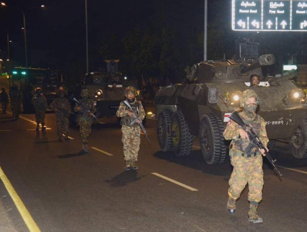NantEiThandar's tweet photo. The #SAC's soldiers shot & killed 2 youths(unidentified) near #TaMwe police station at the top of #Thita Street TaMwe Twp Yangon Div at around 18:30 pm, residents of Tamwe told KhitThit media.
https://t.co/xk3PHuHQkg…
#2023Dec8Coup
#HelpMyanmarIDPs
#WhatsHappeningInMyanmar https://t.co/ezjPG8ytx1